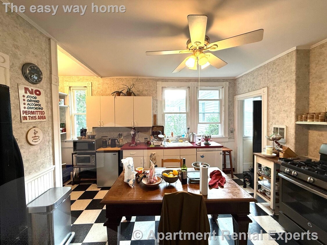 Primary Photo - 13 Standish St