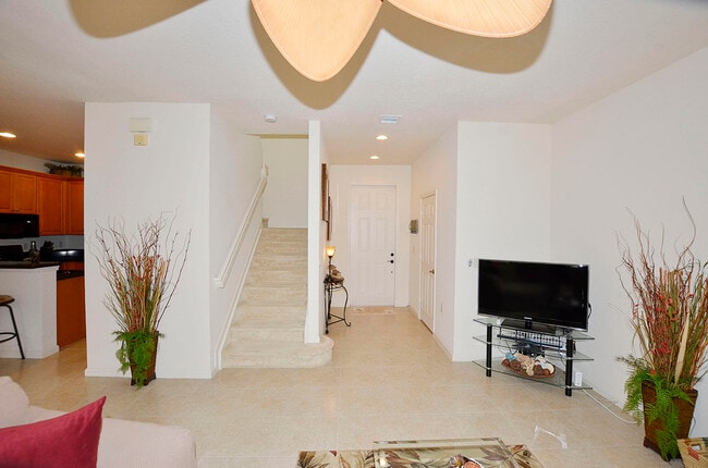 Building Photo - 2553 Langrove Ln SW