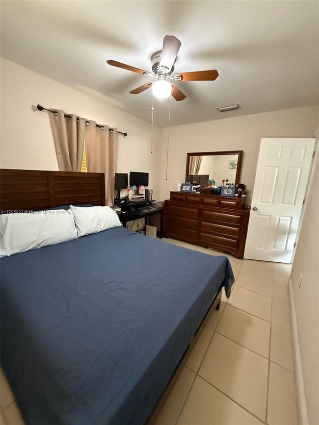 Building Photo - 3 bedroom in Miami Gardens FL 33054