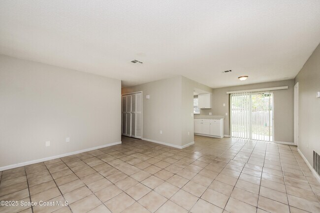 Foto del edificio - 3682 Shellie Ct