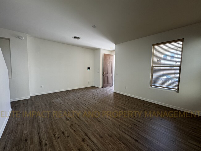 Building Photo - 1133 S Pantano Overlook Dr
