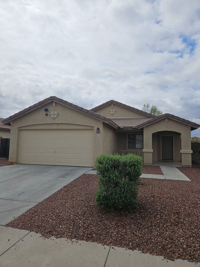 Building Photo - Pet Friendly Home For Rent