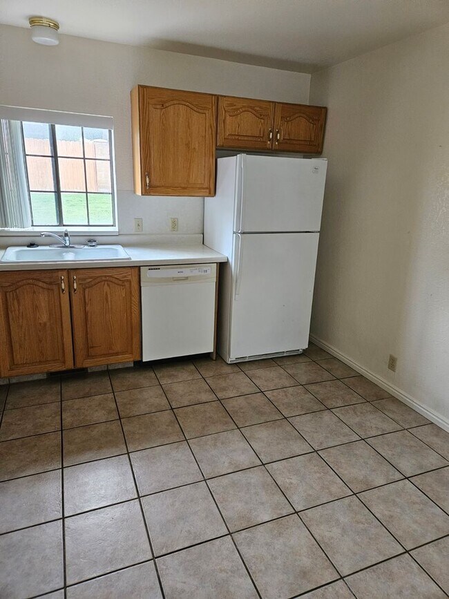 Foto del edificio - North Orem 2 bedroom/1 bath apartment