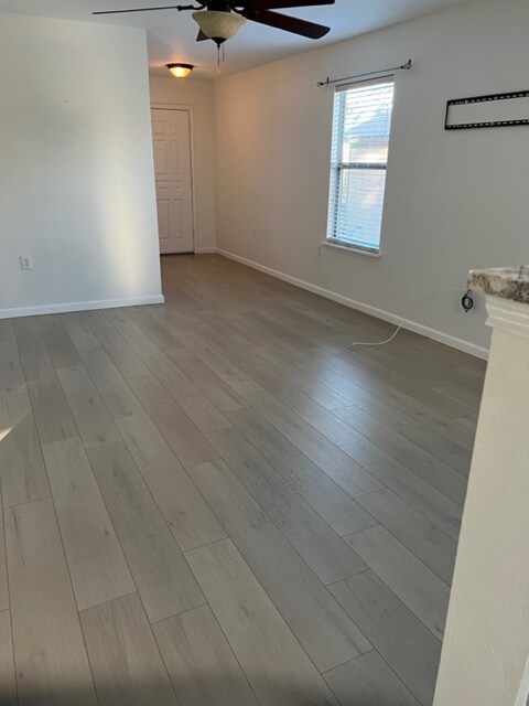 Hallway to the livingroom - 5410 Apple Orchard Ln