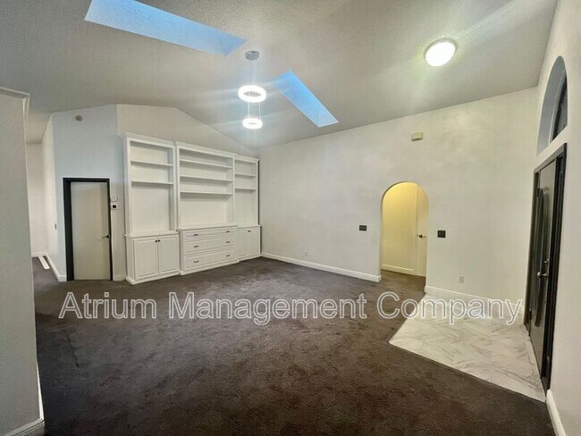 Foto del edificio - 2629 Cahill Way