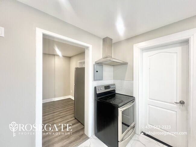 Photo du bâtiment - Pet-Friendly 2-Bedroom Apartment in Central Woodstock