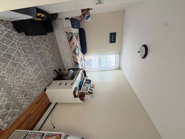 Building Photo - 1141 Beach Ave