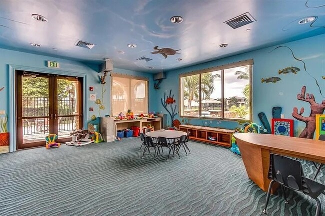 Foto del edificio - 8477 Breezy Hill Dr