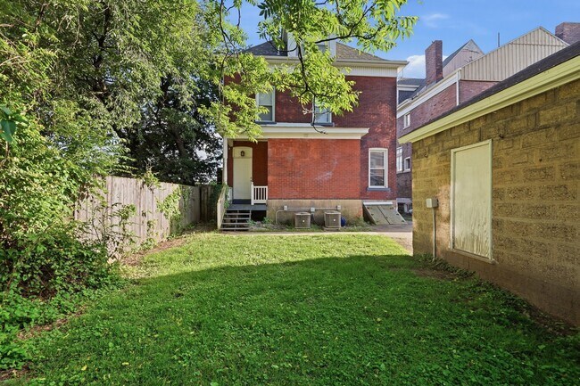 Foto del edificio - 1706 Termon Ave