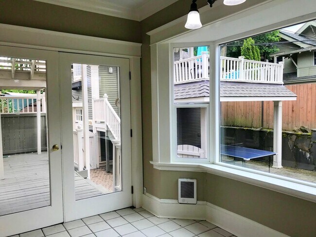 Foto del edificio - 2132 NE Schuyler St