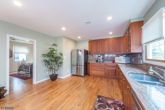 Building Photo - 21 Phoenix Ave