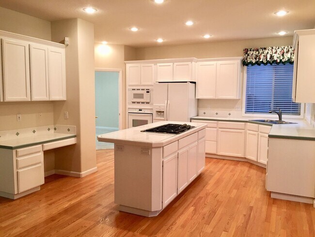 Foto del edificio - Beautiful 4 Bedroom Gresham Home!!!