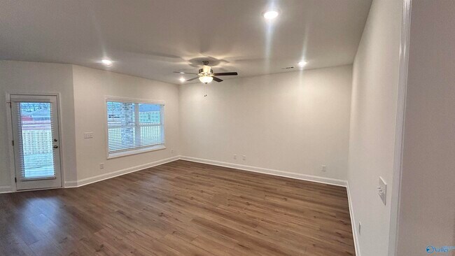 Building Photo - 231 Jerrie Lynn Blvd