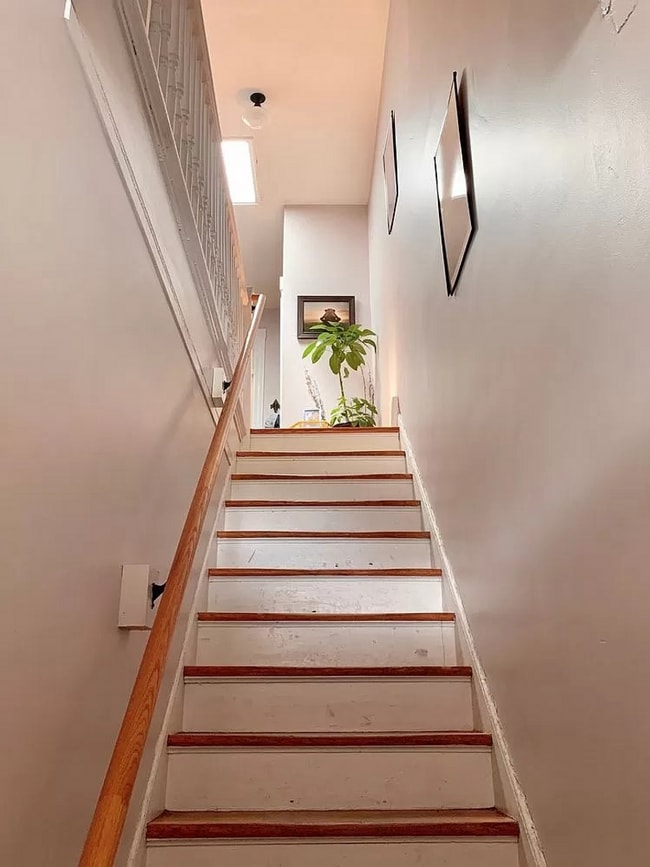 Building Photo - 2223 Parkwood Ave