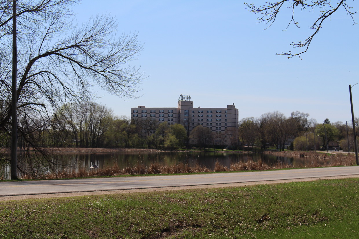 Foto principal - 300 7th St NW