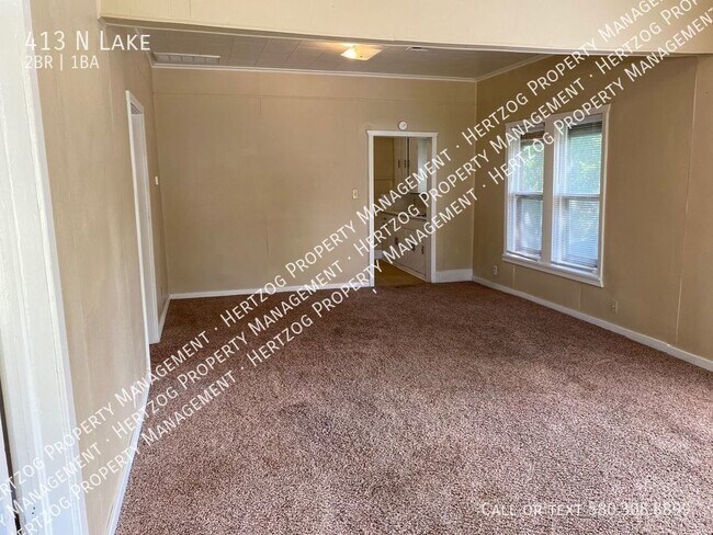 Foto del edificio - 2 Bedroom 1 Bath home with a large porch!