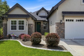 Building Photo - 3761 W Renhold Dr