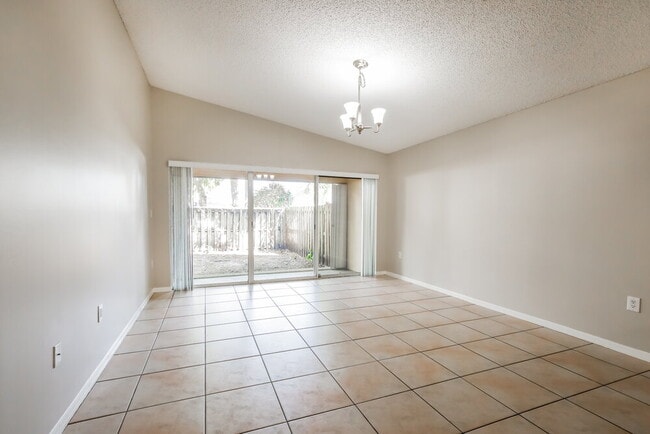 Foto del edificio - 11657 SW 144th Ave