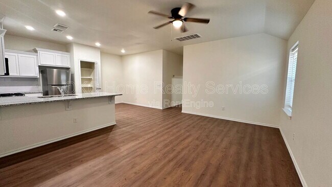 Foto del edificio - 11419 N University Ave