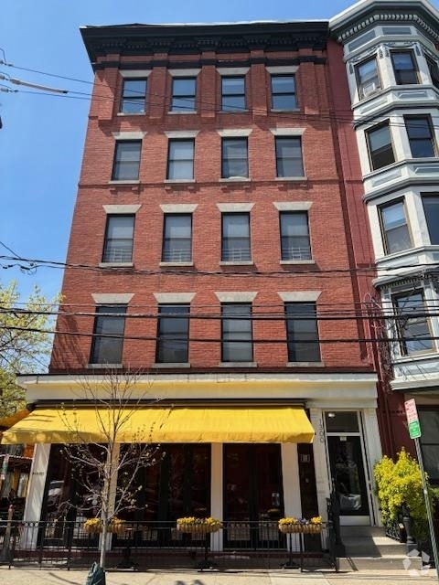 Building Photo - 1300 Park Ave
