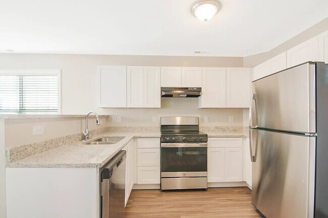 Foto del edificio - 3705 Wyndcliff Court