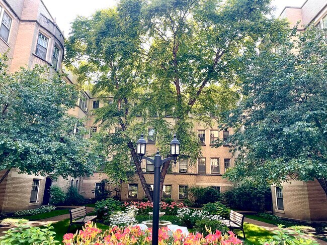 Building Photo - 680 Hinman Ave