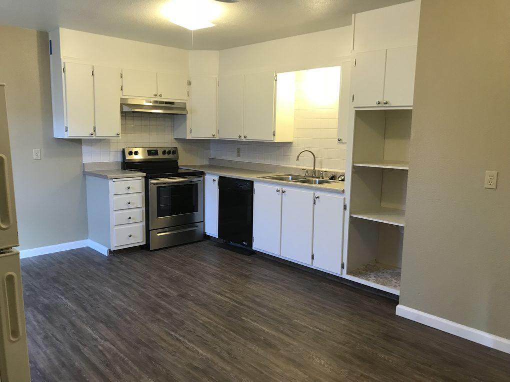 Foto principal - 6205 Lawrence Blvd