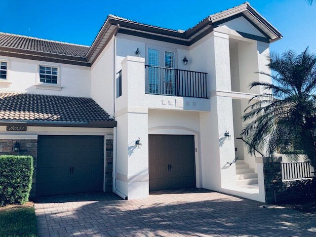 Building Photo - 8051 Players Cove Dr