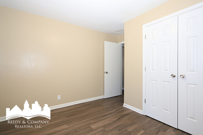 Foto del edificio - 4396 Millbranch Rd