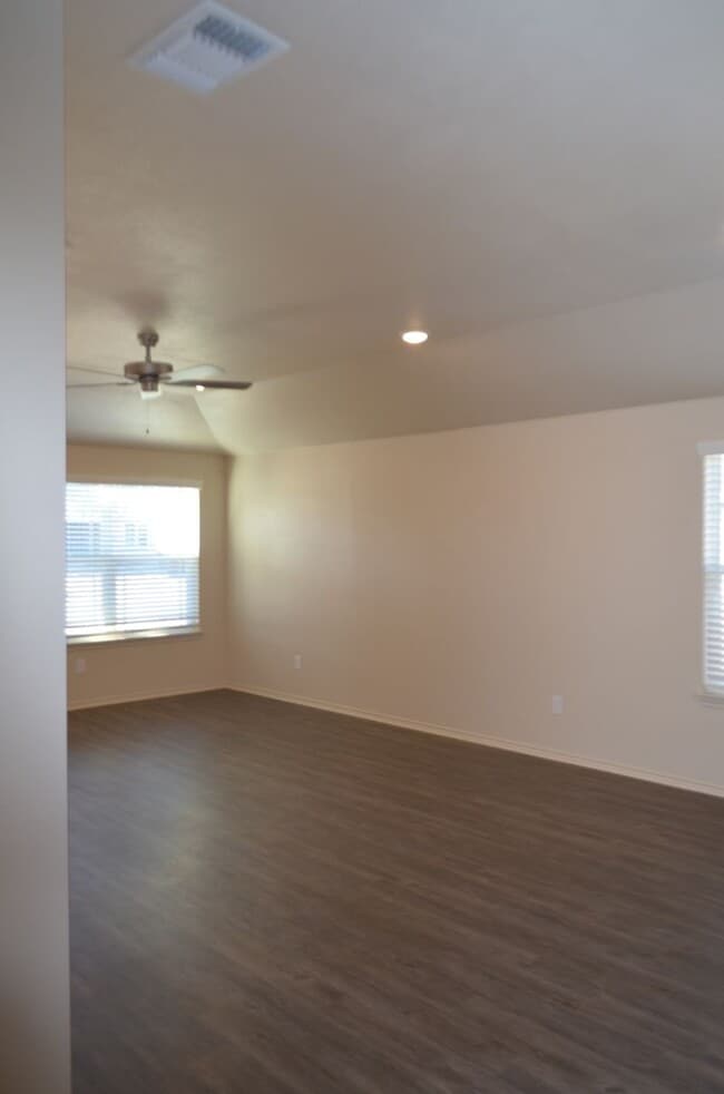 Foto del edificio - 1713 Clovis Dr