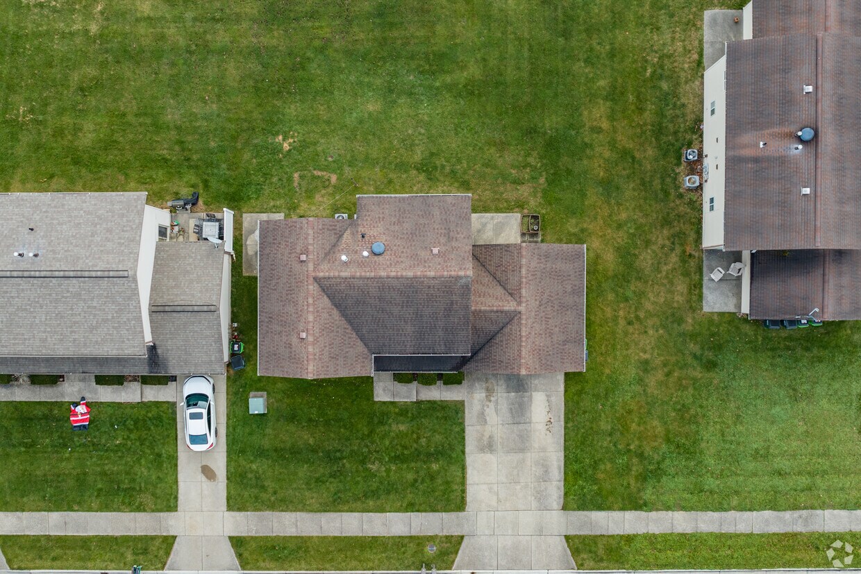 Foto aérea - 572-574 Austin Dr