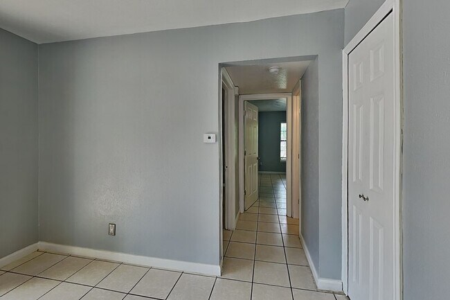 Foto del edificio - 420 Dollins St