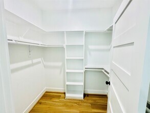 Building Photo - 9362 Starfire Ln