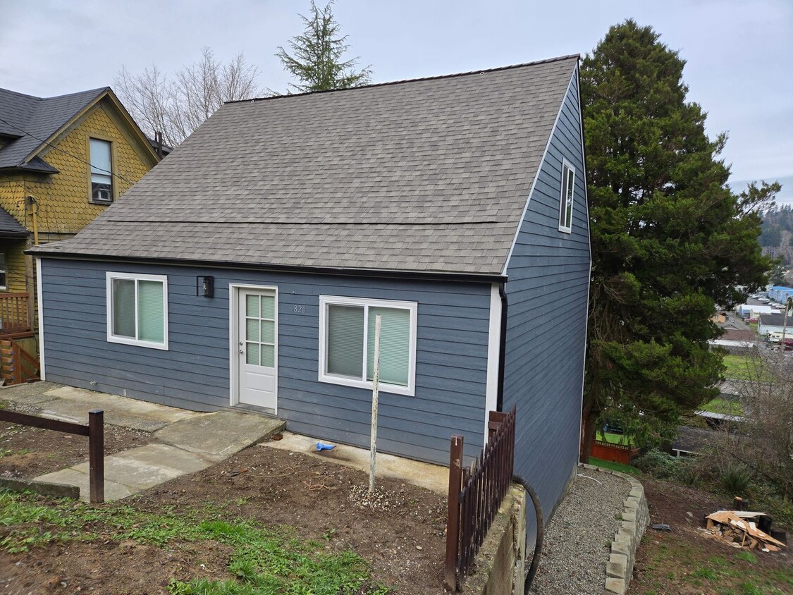 Foto principal - Aberdeen - 3 bedroom, 2 bath remodeled hom...