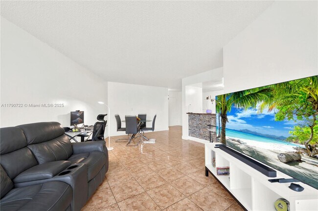 Foto del edificio - 7125 NW 186th St