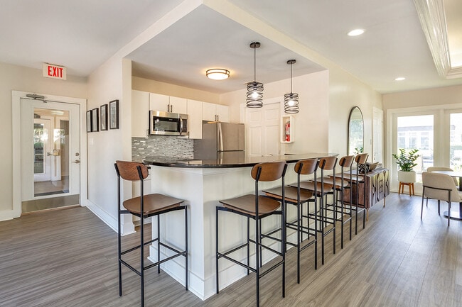 Foto del edificio - The Courts at Fair Oaks Apartments