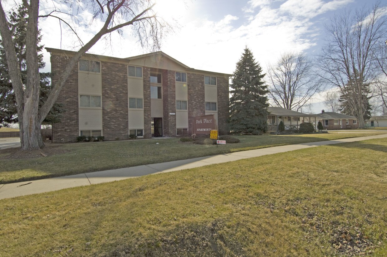 Park Place Apartments - 13977 Middle Gibraltar Rd