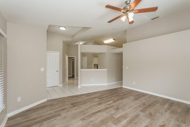 Building Photo - 11598 Heritage Way