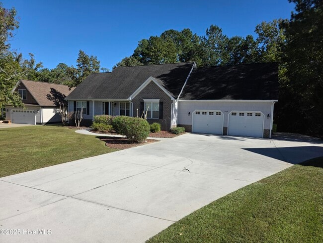 Building Photo - 345 Farina Dr