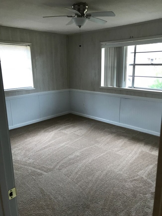 Building Photo - 210 Kilarny Rd