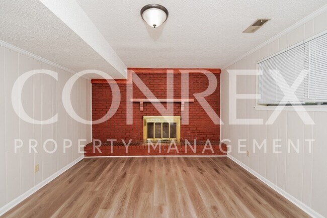 Building Photo - Upgraded 4 Bedroom!