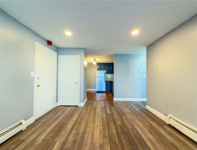 Building Photo - 31 Andrew St