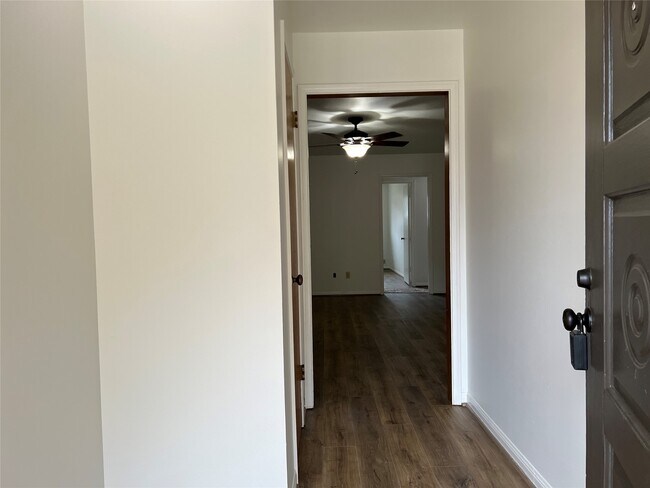 Building Photo - 2232 Ripple Creek Dr