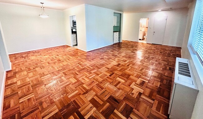 Foto del edificio - 4000 Tunlaw Rd NW