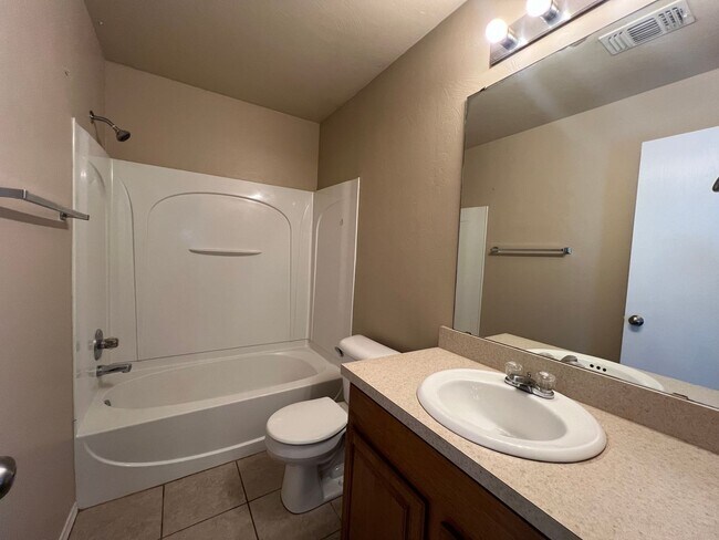 Foto del edificio - Mustang School District Home $500 OFF 1st ...