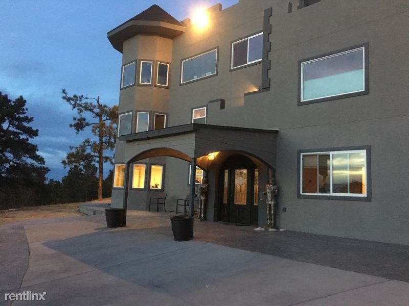 Foto principal - 858 W Happy Canyon Rd