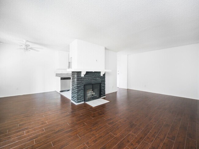 Building Photo - 3327 Livonia Ave