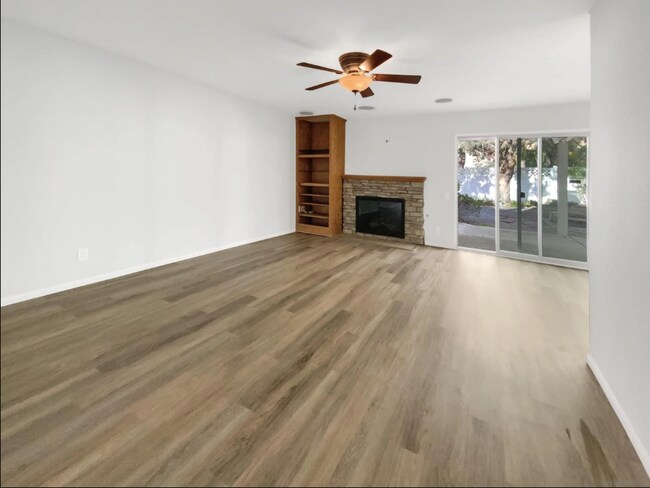 Building Photo - 11002 Promesa Dr