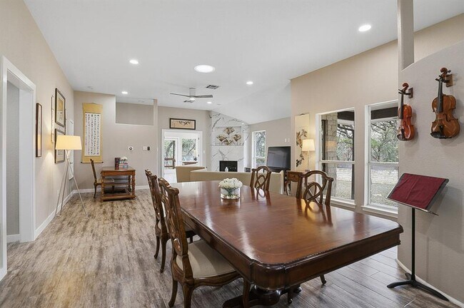 Foto del edificio - 445 Rocky River Rd