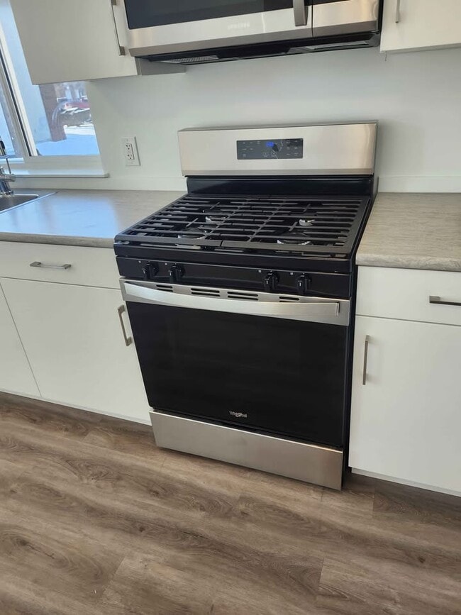 Building Photo - 11813-11847 47 St NW